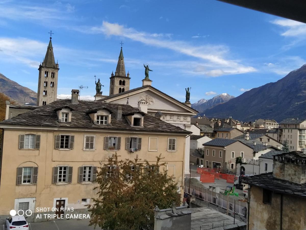 Un Oeil Sur La Cathedrale Διαμέρισμα Αόστα Εξωτερικό φωτογραφία